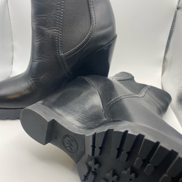 Michael Kors Black Ankle Bootie Wedge Sz 5.5 - Picture 6 of 6